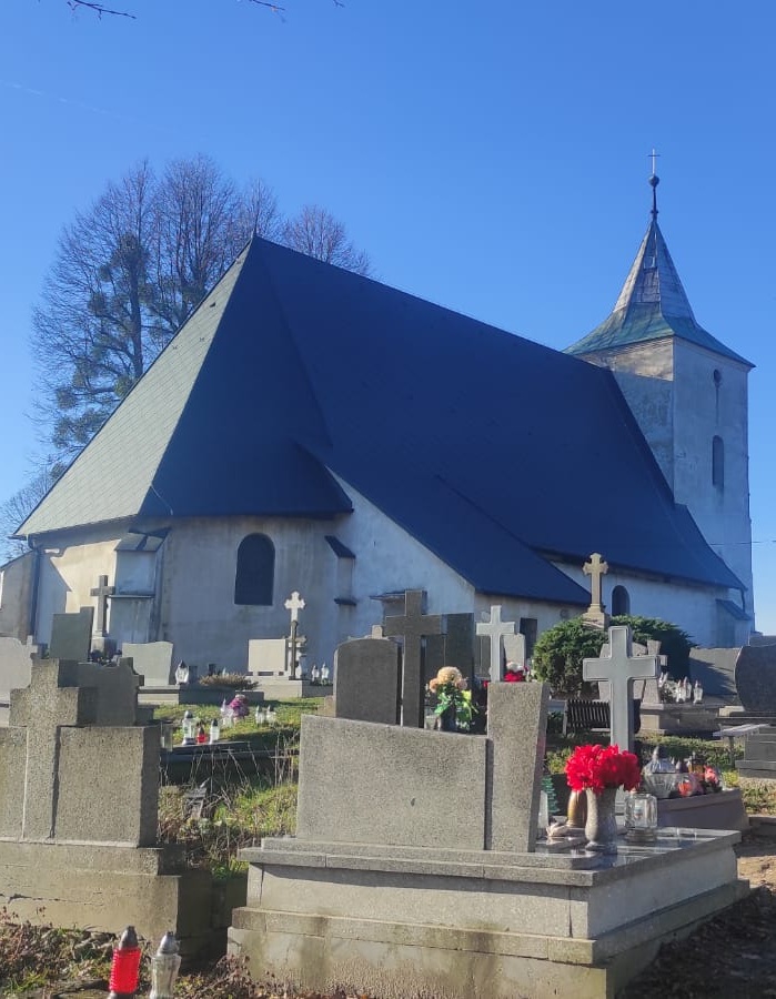 Kościół cmentarny w Leśnicy
